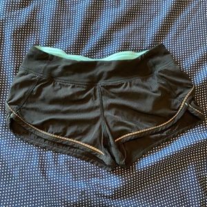 Ivivva shorts black